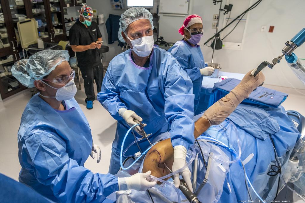 Modern medical facility in Miami with state-of-the-art equipment and bilingual staff serving Latin American patients